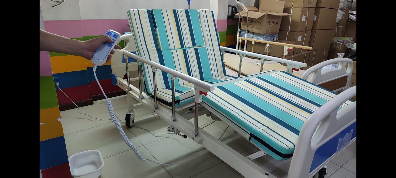 Giường y tế có bô vệ sinh sử dụng điện TJM-GD02B