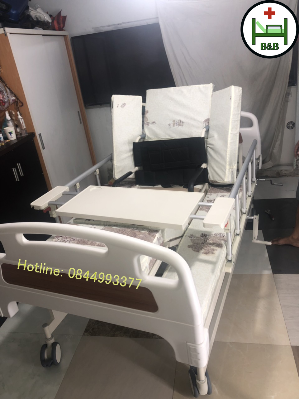 Giường bệnh nhân tách xe lăn LUCASS GB-T243