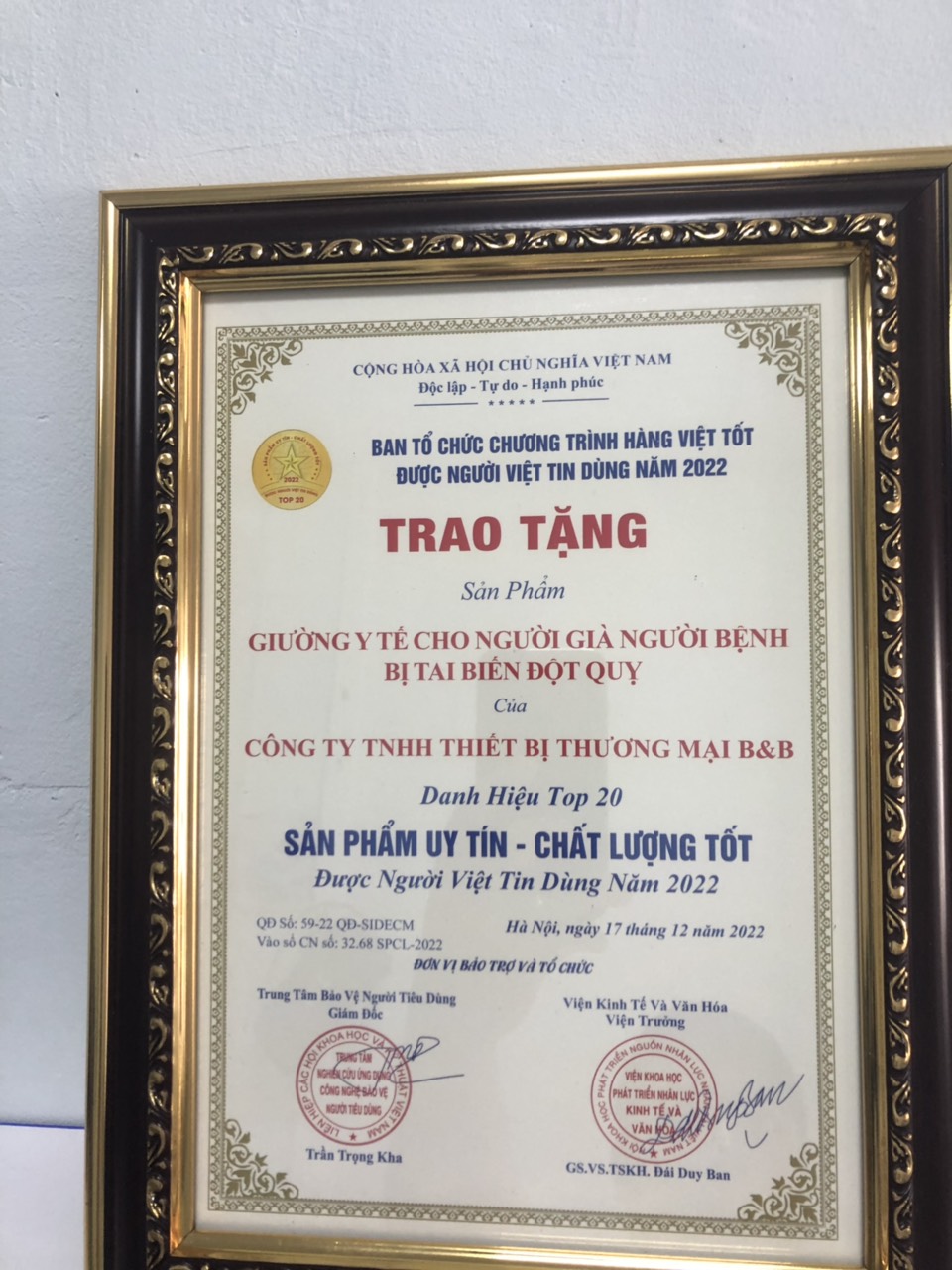 giường y tế cho người già