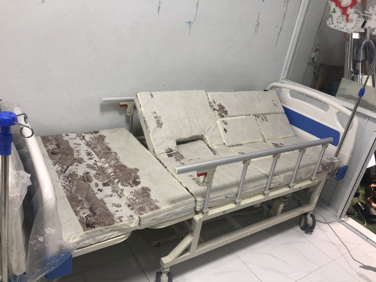 Chức năng nghiêng trái phải của giường