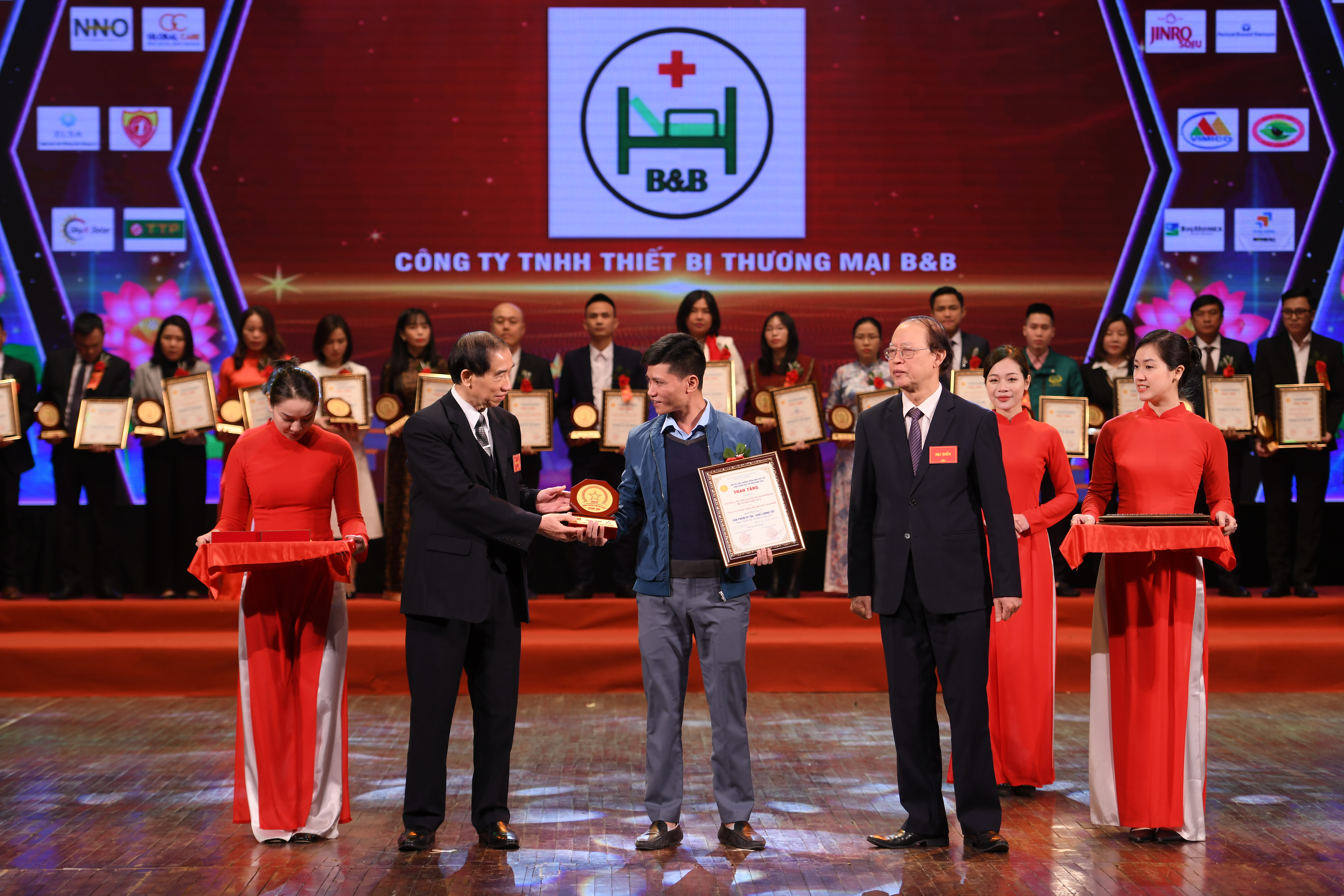 Giường bệnh