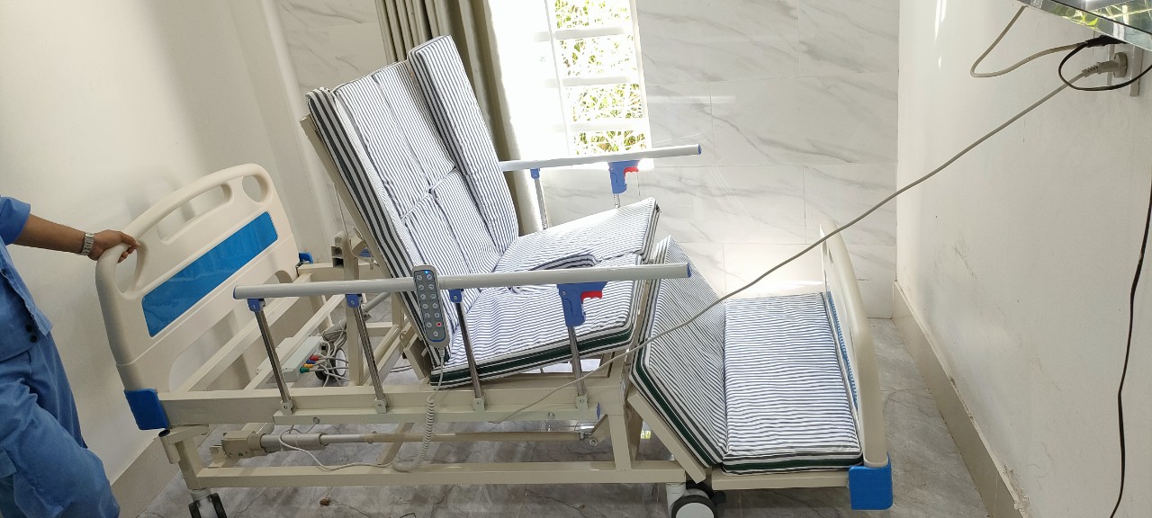 Giường y tế cho người già