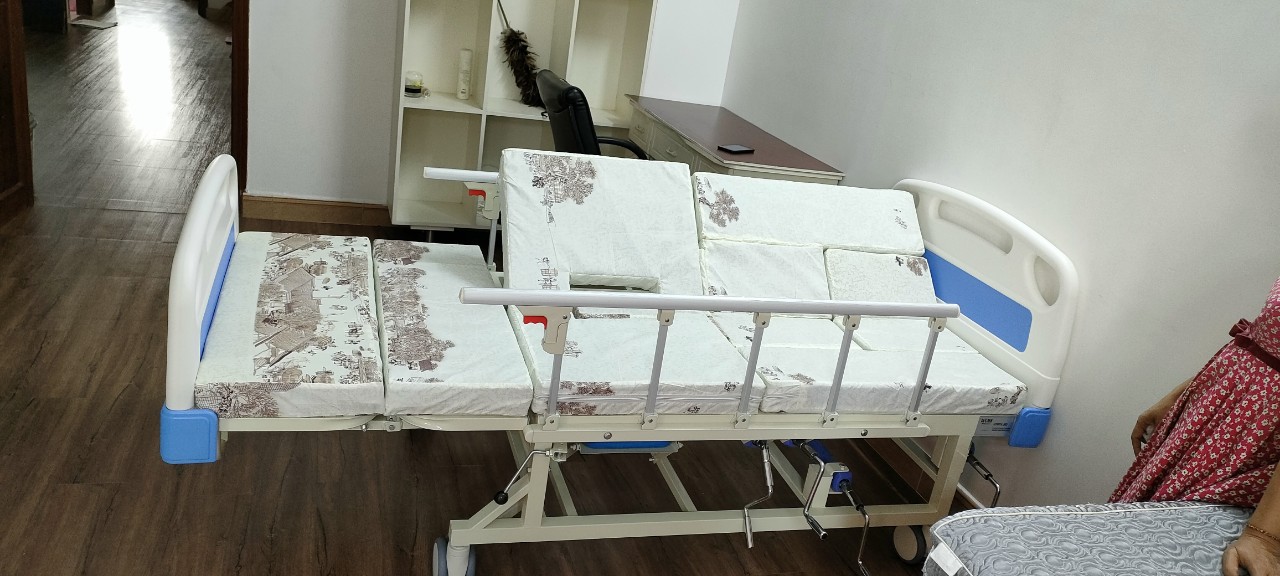 Giường y tế lucass Gb-T41