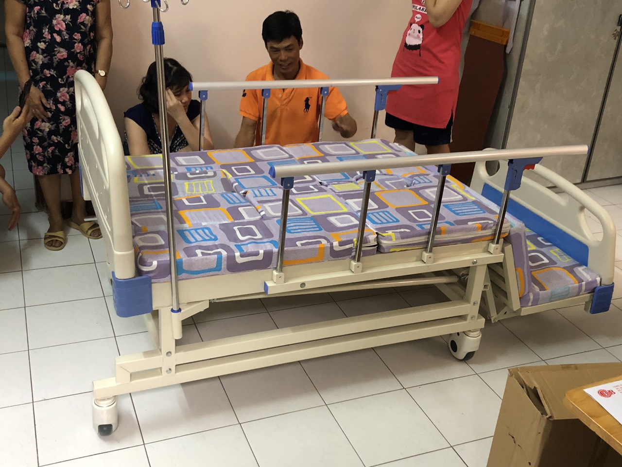 Giường bệnh 4 tay quay NIKITA DCN04
