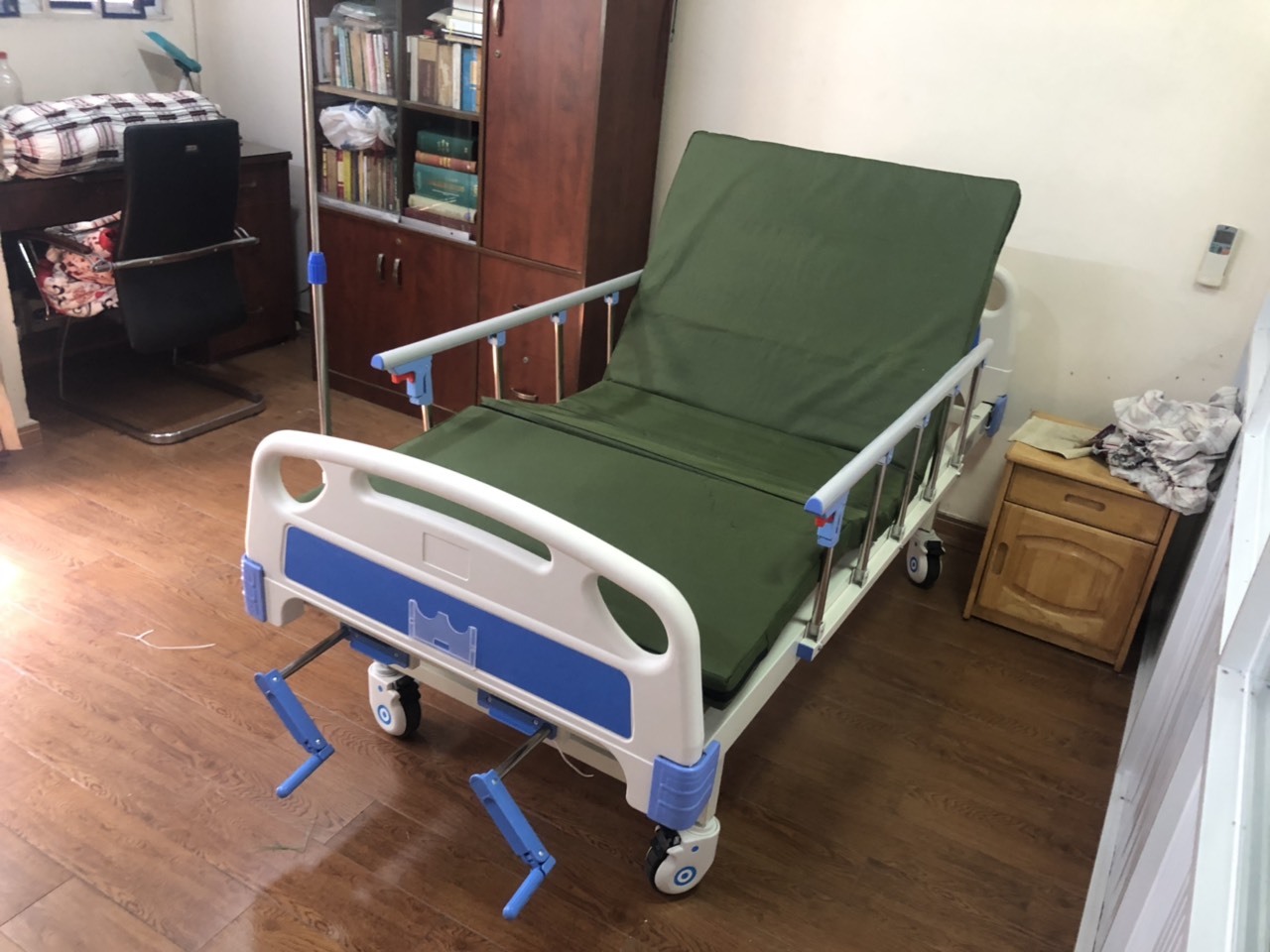 Ở quận Tân Bình mua giường y tế cho người già ở đâu?