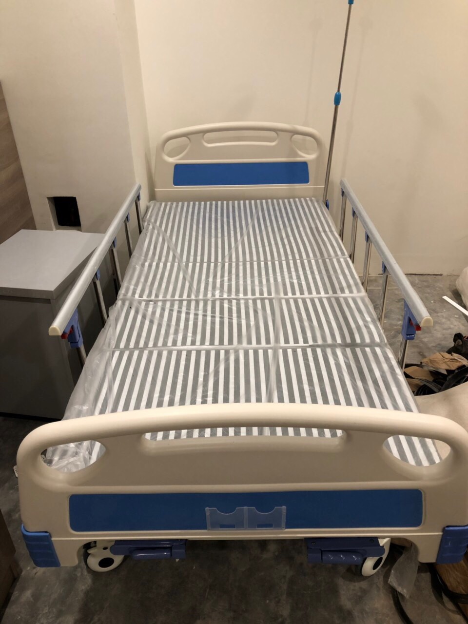 Giường chăm sóc người già người bị tai biến được yêu thích