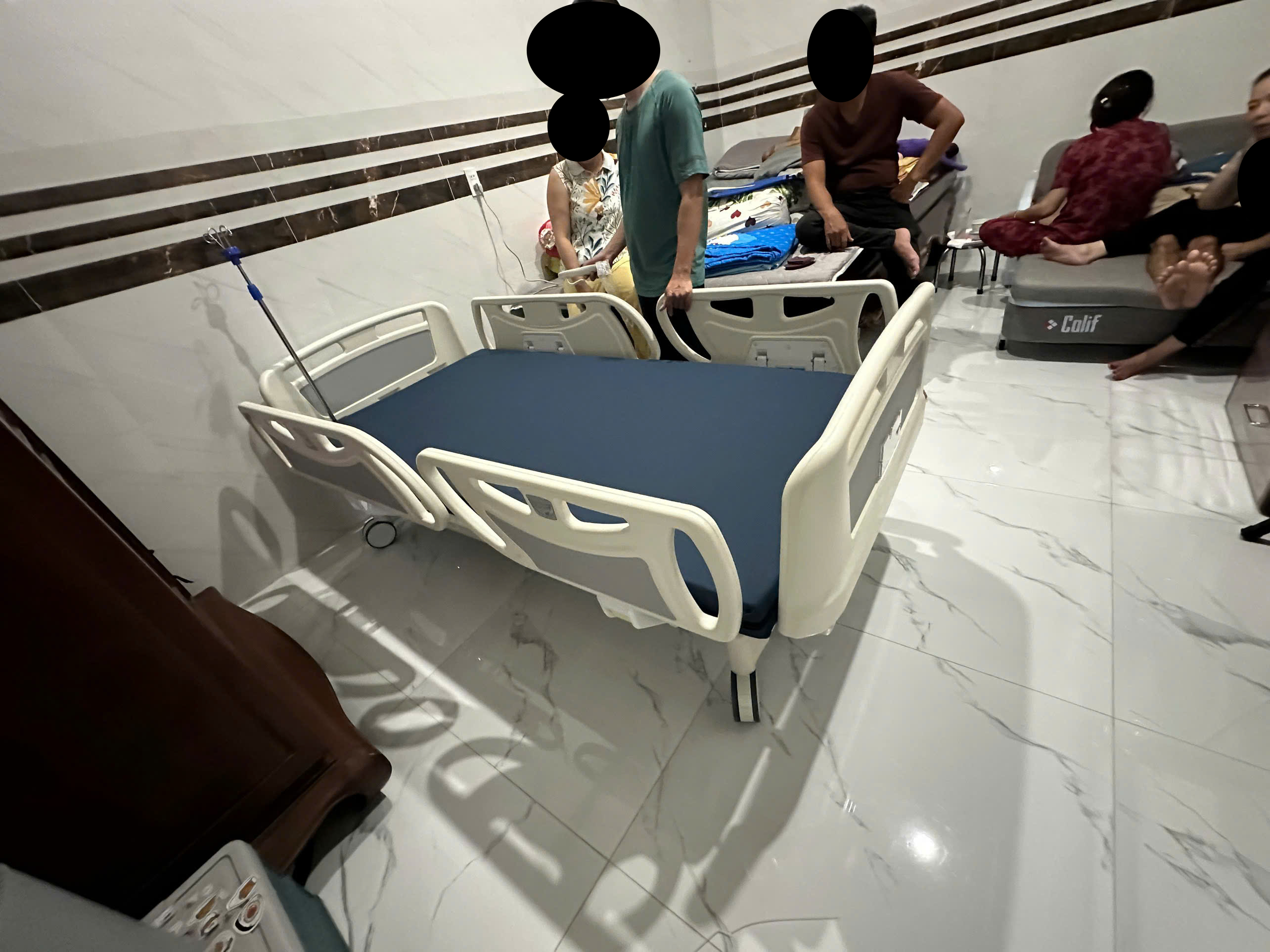 Giường cho người già