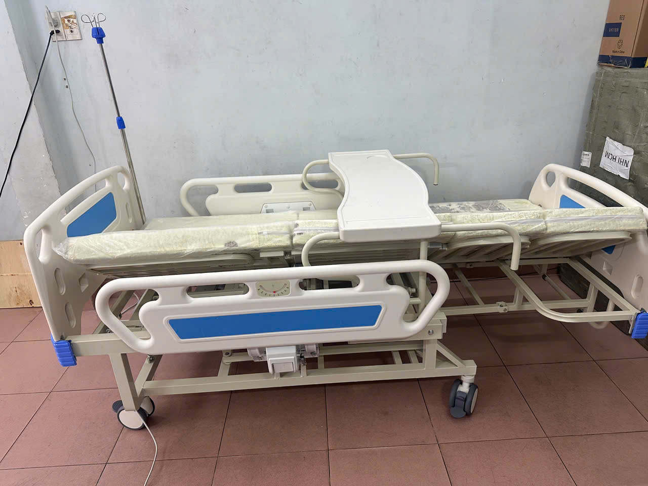 Giường y tế cho người già